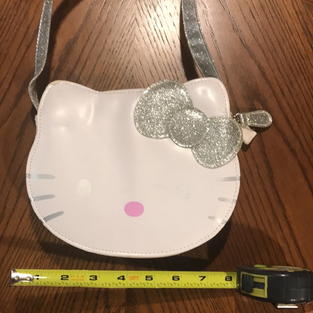 Sanrio Hello Kitty 6.5” x 8” girls pocketbook. Excellent condition! - Picture 2 of 6